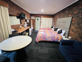 Two Rivers Motel